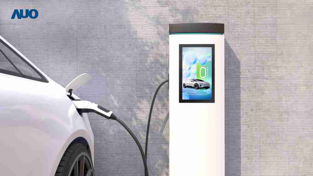 友達〝EVSE車用充電樁解決方案〞專為電動汽車充電樁設計，，，具有高亮度、、克服戶外艱難環境的耐溫、、、、耐紫外線等特性，，，，並搭載散熱性及擴充性強的高效能工業電腦，，，可實現人機互動訴求，，，如資訊顯示、、、、支付等應用