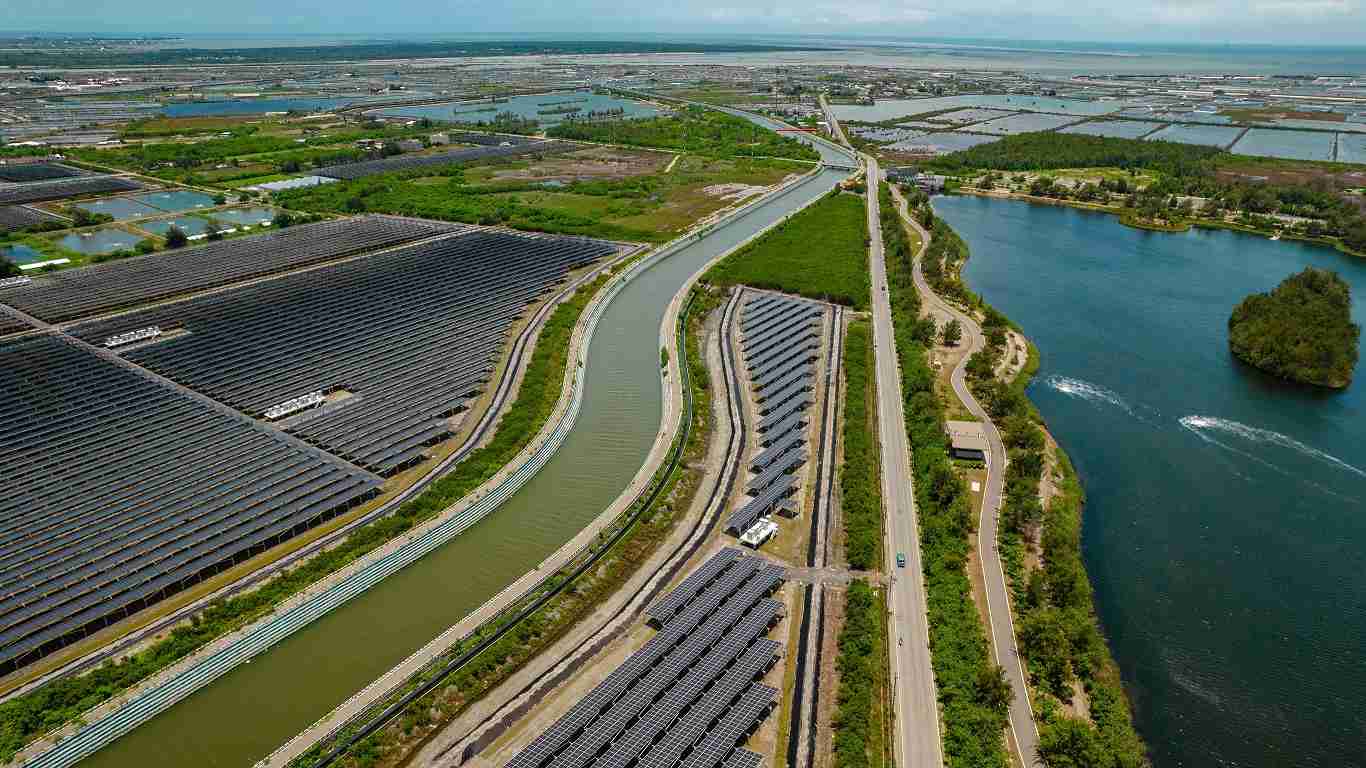 杏悦2能源事业提供智慧能源管理、、、太阳能监控管理、、、全方位电厂建置及运维解决方案，，，，并拥有管理超过6000案场的经验